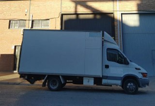 Transporte de mercancias plataforma elevadora