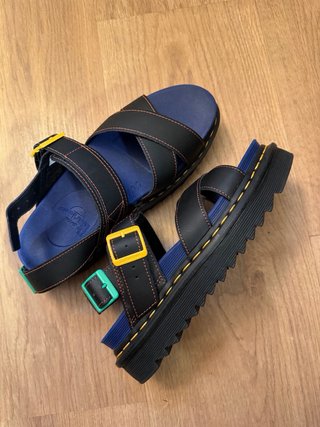 Sandalias Dr. Martens Negras y Azules