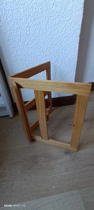 Reposilibros de madera