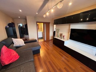 Piso de 2 habitaciones en Mundet disponible ya!