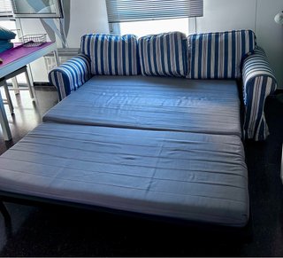 Sofá Cama 3 Plazas Rayas Azul/Blanco Negociable