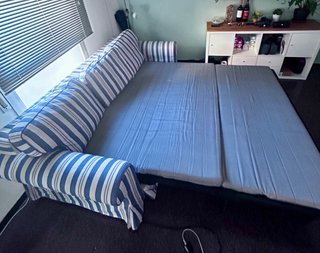 Sofá Cama 3 Plazas Rayas Azul/Blanco Negociable