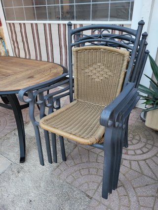 Mesa de exterior con 4 sillas