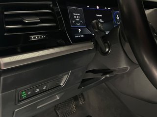 Volkswagen Touareg Prem Eleg 3.0 V6 TDI 170kW Tip 4M