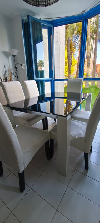 Mesa de comedor con 6 sillas