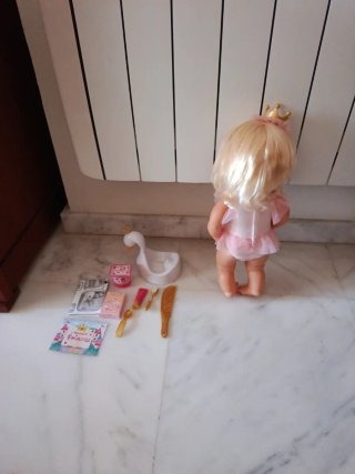 Nenuco Princess Muñeca con Accesorios