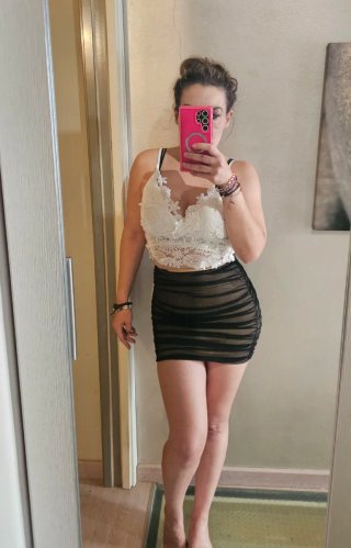 Falda mini elástica con tul