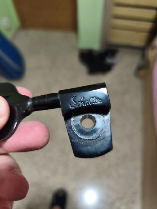 Clavijas Schaller para bajo zurdo de cinco cuerdas