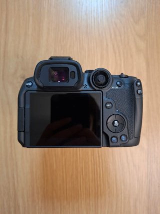 Canon EOS R7