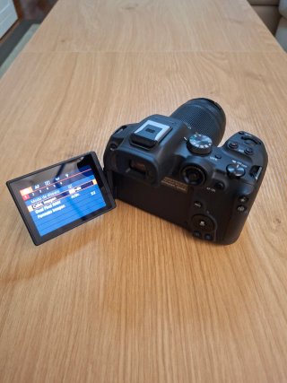 Canon EOS R7
