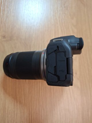 Canon EOS R7
