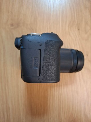 Canon EOS R7