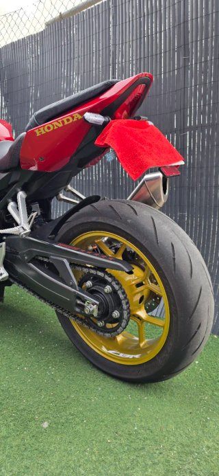 Honda CBR650R E-Clutch 2024 Roja A2