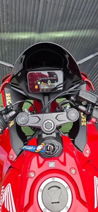 Honda CBR650R E-Clutch 2024 Roja A2