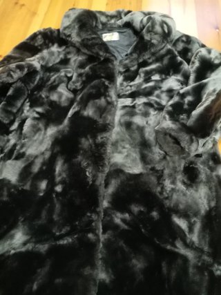 Abrigo de mouton negro