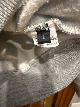 Sudadera Helly Hansen con capucha gris