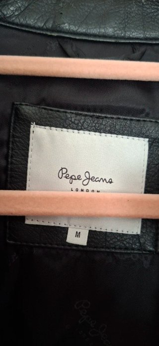 Chaqueta Pepe Jeans Negra Tachuelas