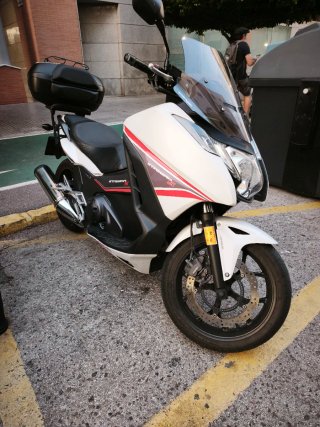 Honda Integra Sport Roja y Blanca