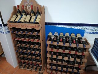 3 Botelleros y ~100 Botellas Vino