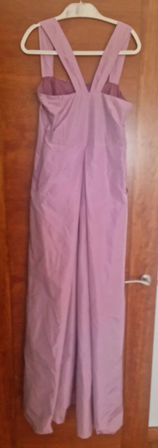 Vestido largo Tintoretto malva con fajín negro