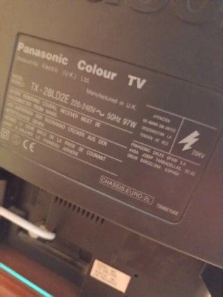 Televisión antigua color