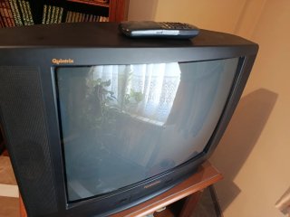 Televisión antigua color