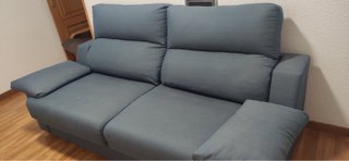 Sofá Cama Azul Poco Uso. La cama mide 150 ancho.