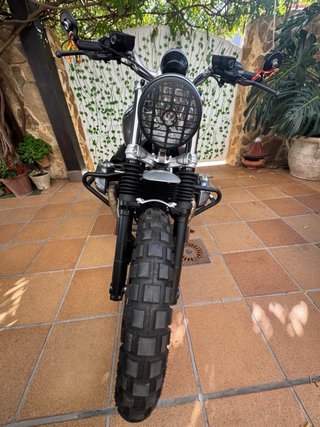 BMW RnineT 1200 Scrambler Marrón/Gris