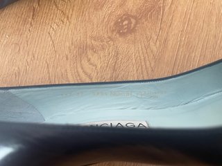 Zapatos de tacón Balenciaga negros