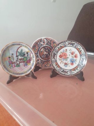 3 Platillos de Porcelana Decorados