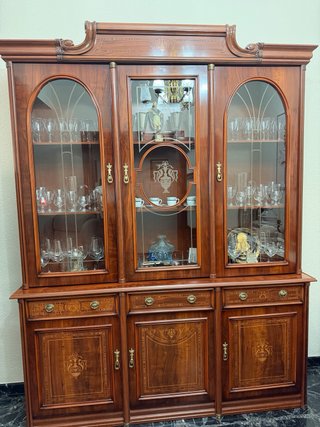 Vitrina de madera maciza