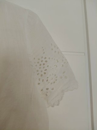 Camisa blanca Mango bordada