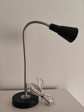Lámpara de escritorio Kvart negra