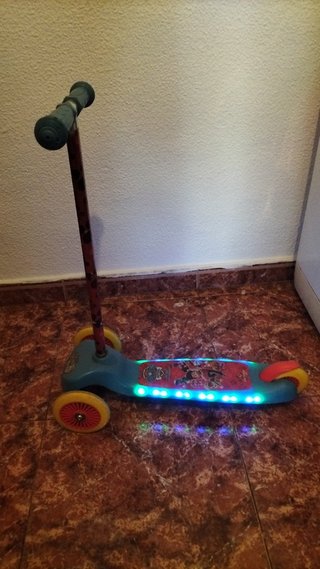 Patinete Patrulla Canina con luces