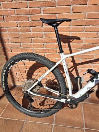 Bicicleta Wilier Usma SL XT MT501 L White.