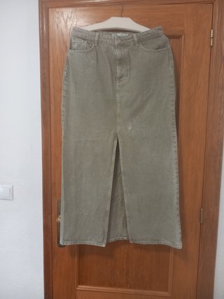 Due vestiti e una gonna in denim. Tutto per 2 euro