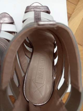 Sandalias Hispanitas tacón beige y dorado