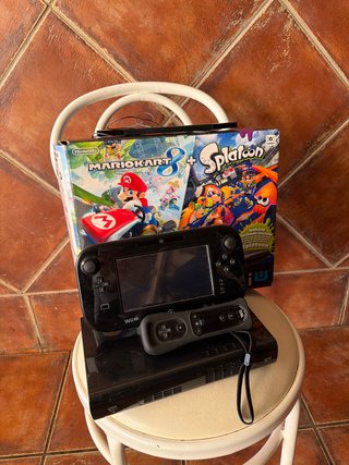 Nintendo Wii U + Mario Kart 8 + Splatoon