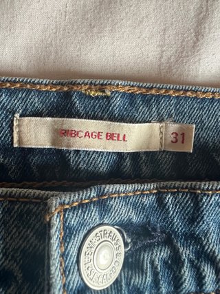 Levi’s Ribcage Bell talla 31, perfectos.
