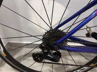 Bicicleta de carretera Basso azul