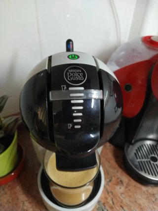 Cafetera Dolce Gusto Delonghi Mini Me Automática
