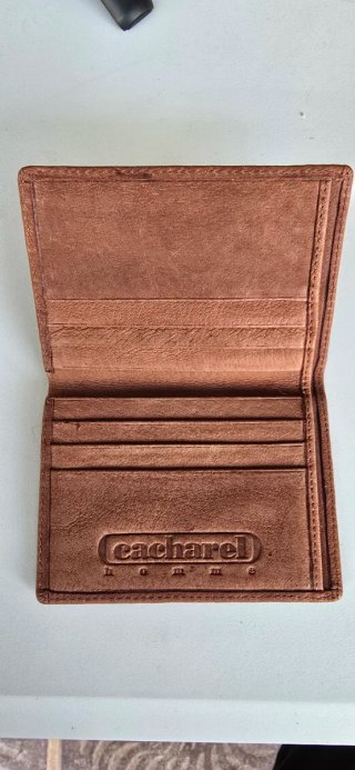 Cartera de piel Cacharel marrón