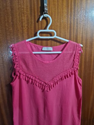 Blusa Fucsia sin Mangas Talla M