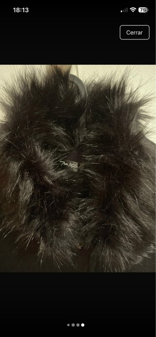 Abrigo negro Shein con cuello de pelo
