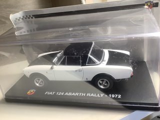Coche Fiat 124 Abarth Rally 1/24 IXO