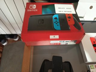 Consola Nintendo Switch + Accesorios