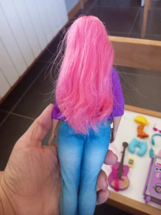 Barbie Curvy con Accesorios. Daisy Dreamhouse