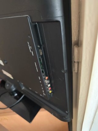 3 TVs OKI 32, 39.5, 50 pulgadas