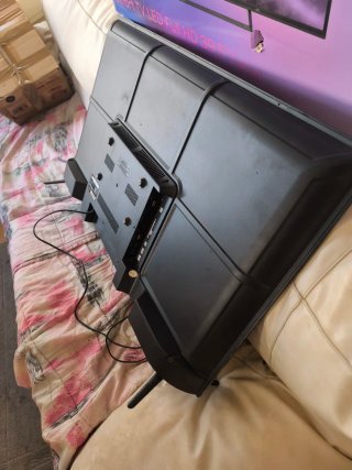 3 TVs OKI 32, 39.5, 50 pulgadas