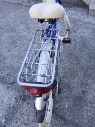 Bicicleta paseo azul con marchas